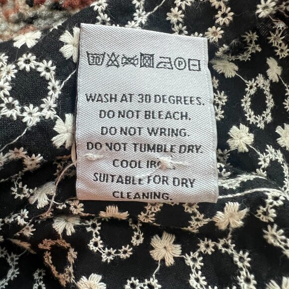 Portuguese Flannel 100% Cotton Embroidered Short Sleeve Button Down Shirt - Picture 2 of 4